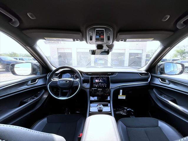 new 2025 Jeep Grand Cherokee car, priced at $46,409