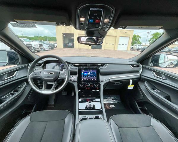 new 2024 Jeep Grand Cherokee L car, priced at $41,354