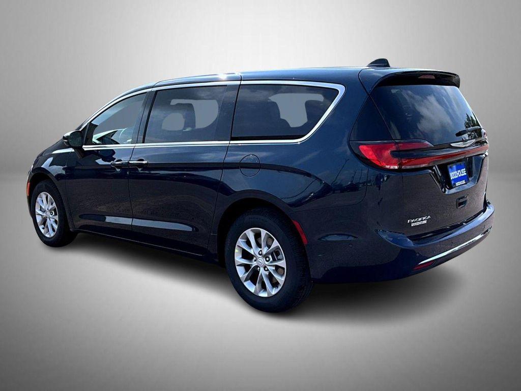 new 2025 Chrysler Pacifica car, priced at $44,519