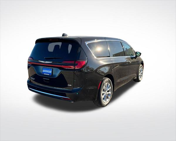 new 2024 Chrysler Pacifica car, priced at $39,369