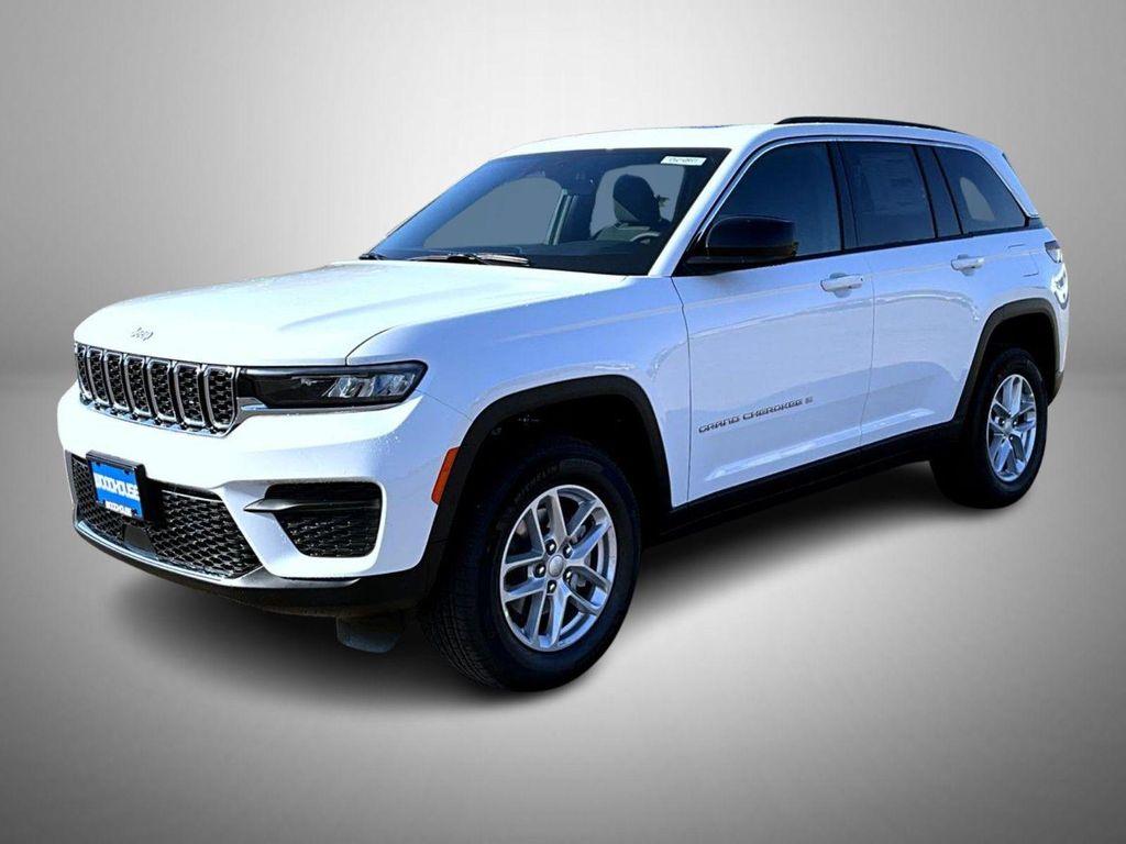 new 2025 Jeep Grand Cherokee car, priced at $35,004