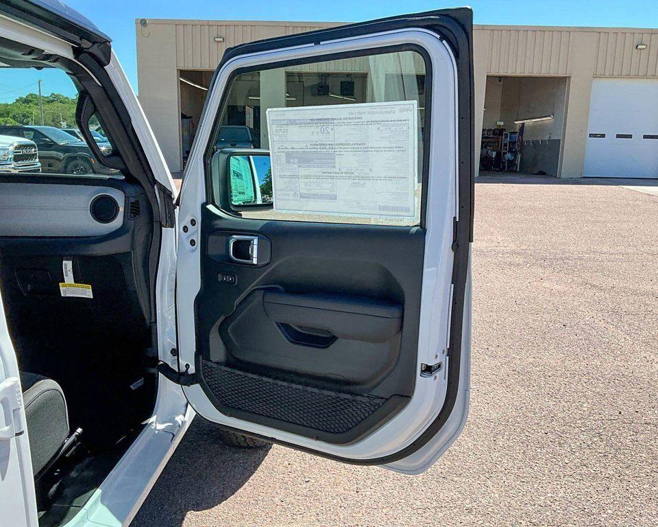 new 2024 Jeep Wrangler car, priced at $51,714