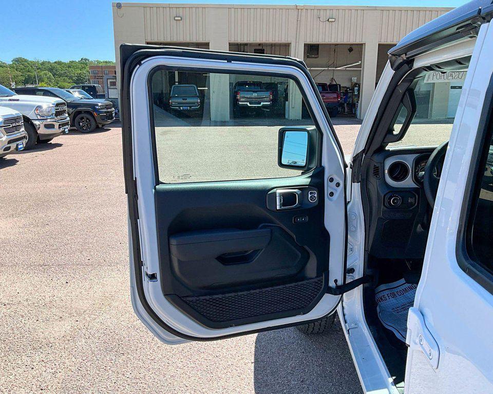 new 2024 Jeep Wrangler car, priced at $51,714