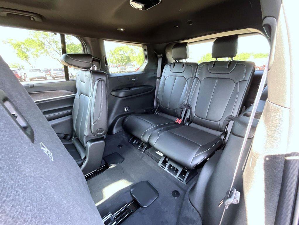 new 2025 Jeep Grand Cherokee L car, priced at $49,865