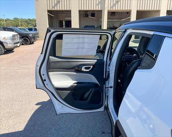 new 2025 Jeep Compass car, priced at $31,019