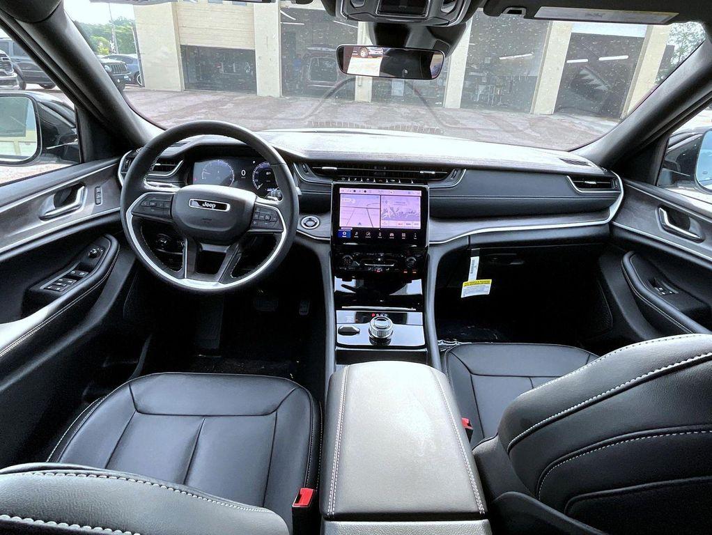 new 2025 Jeep Grand Cherokee car, priced at $44,829