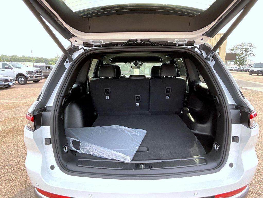 new 2025 Jeep Grand Cherokee car, priced at $44,829