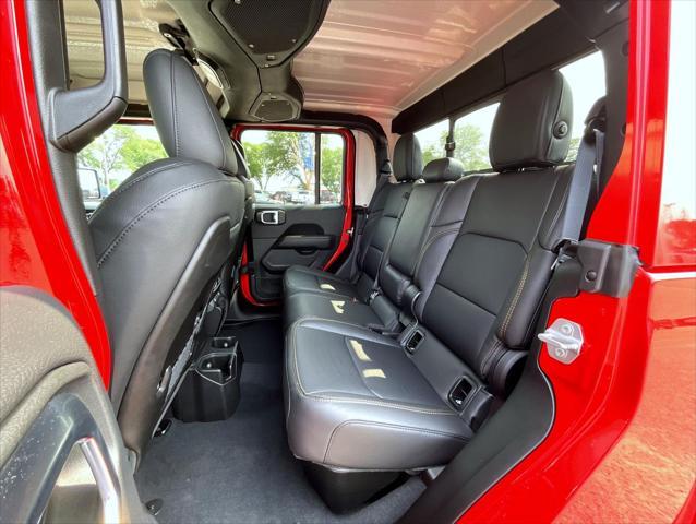 new 2025 Jeep Gladiator car, priced at $45,336