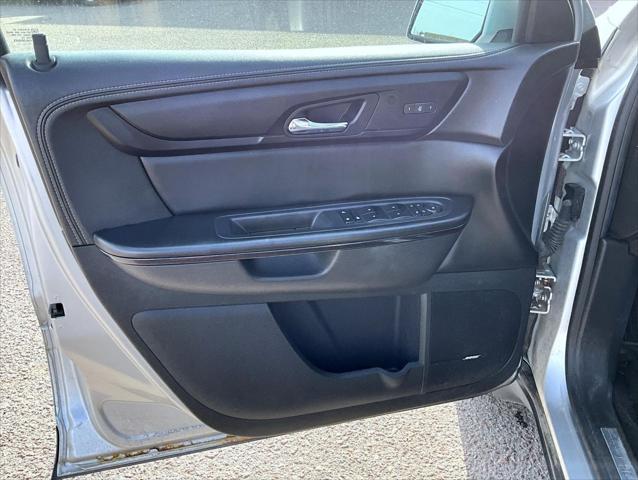 used 2015 Chevrolet Traverse car, priced at $5,850