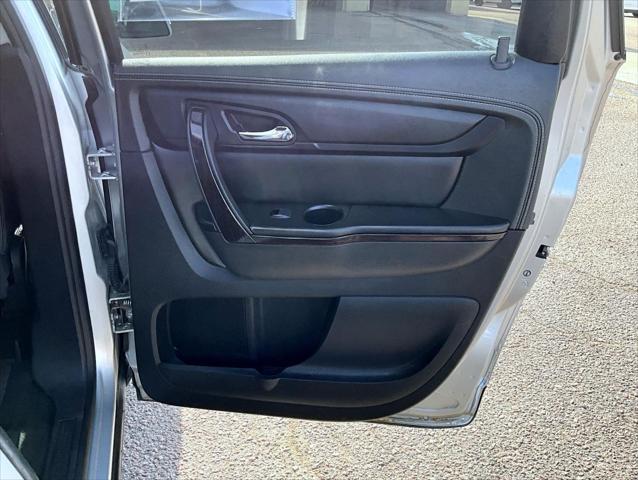 used 2015 Chevrolet Traverse car, priced at $5,850
