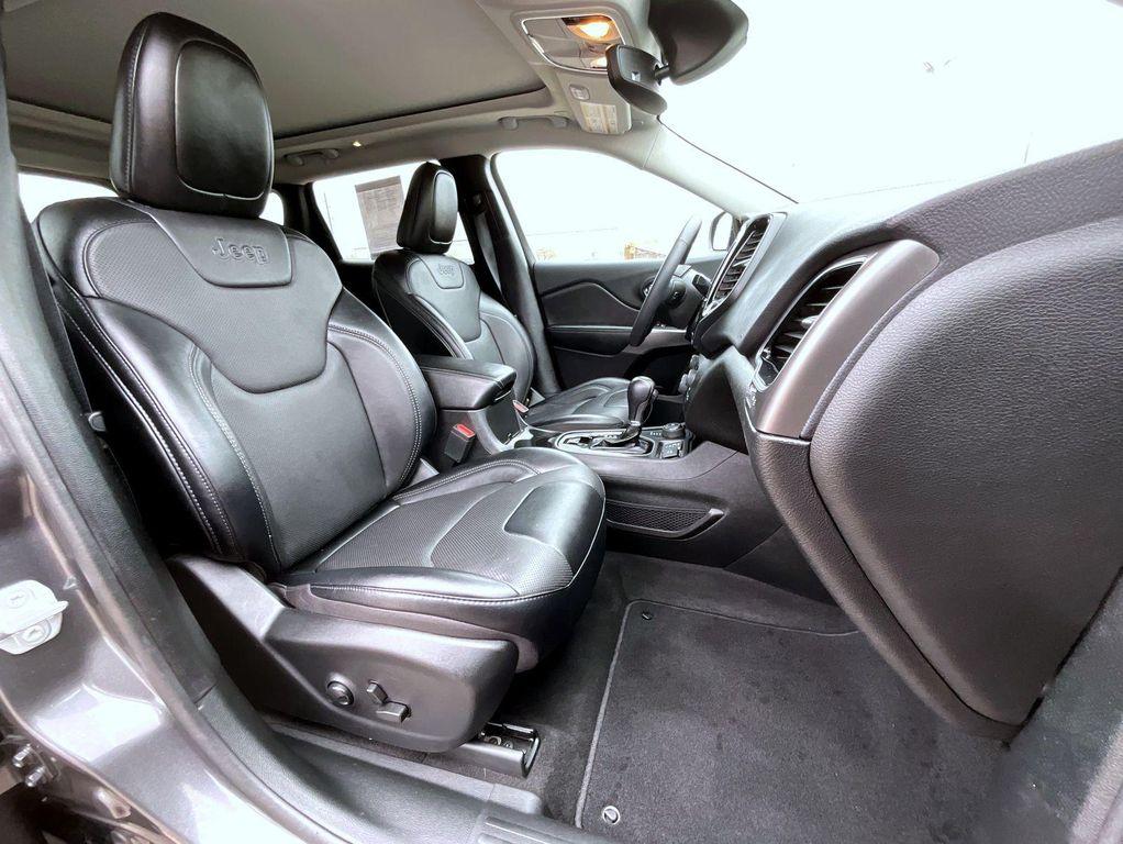 used 2022 Jeep Cherokee car, priced at $26,029