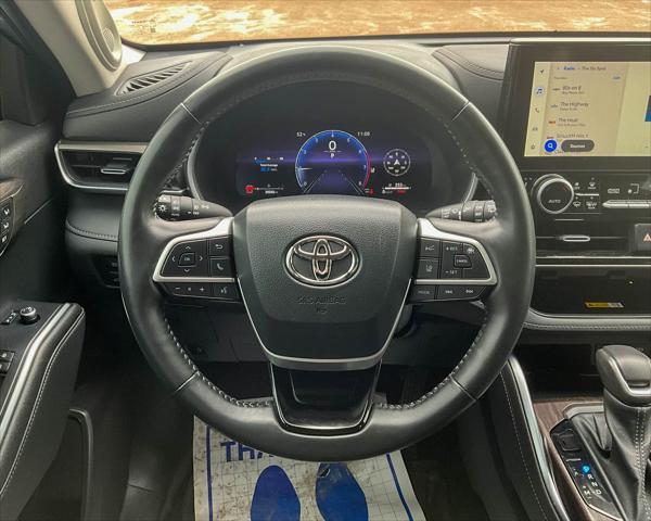 used 2023 Toyota Highlander car, priced at $41,441