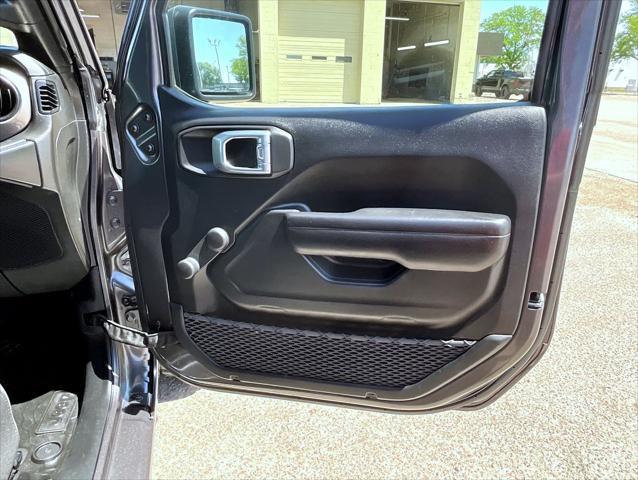 used 2021 Jeep Gladiator car, priced at $31,400