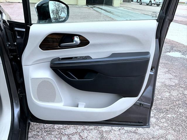 used 2023 Chrysler Pacifica Hybrid car, priced at $31,499