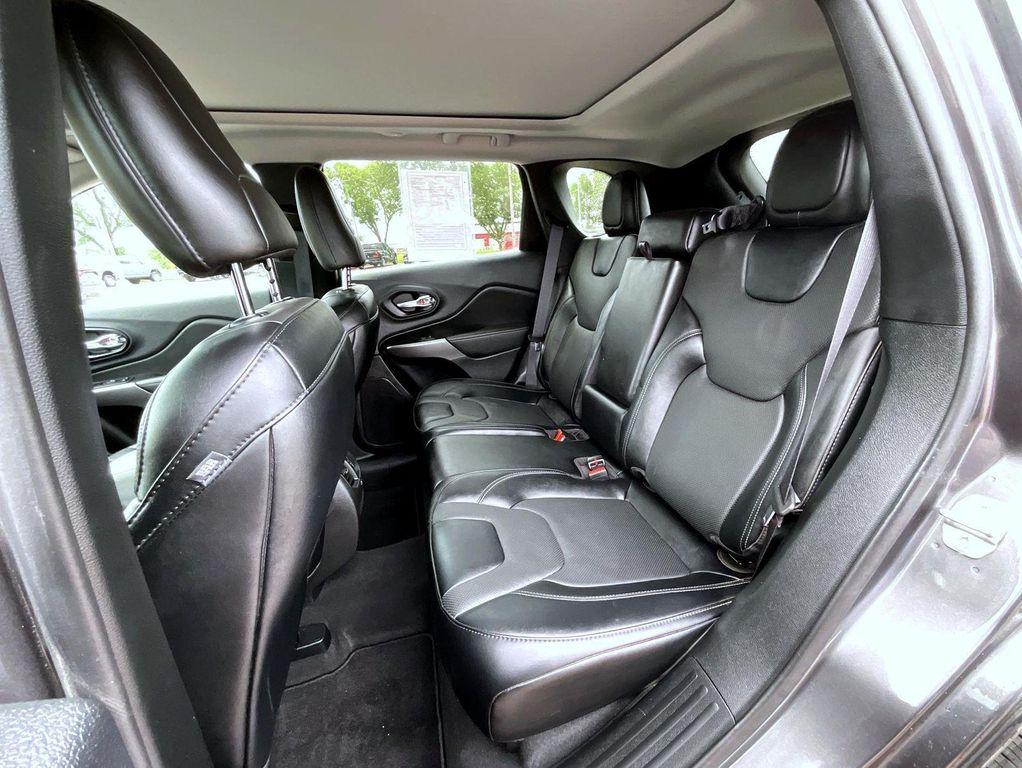 used 2022 Jeep Cherokee car, priced at $27,790