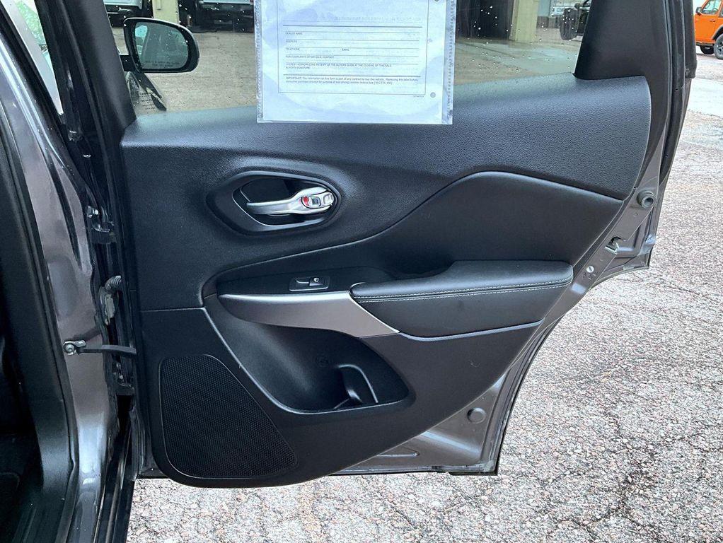 used 2022 Jeep Cherokee car, priced at $27,790
