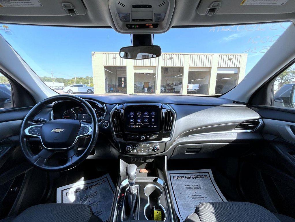 used 2021 Chevrolet Traverse car, priced at $24,499