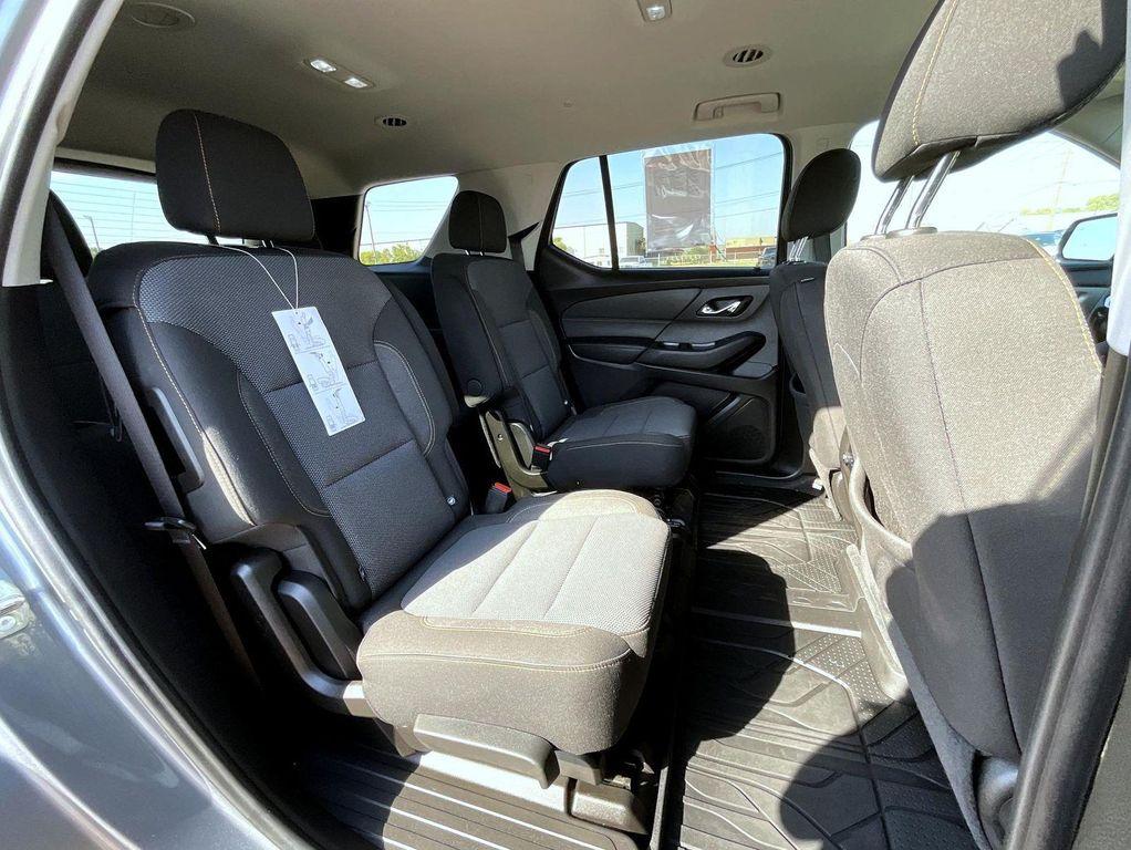 used 2021 Chevrolet Traverse car, priced at $24,499