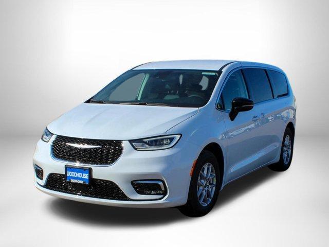 new 2024 Chrysler Pacifica car, priced at $38,405