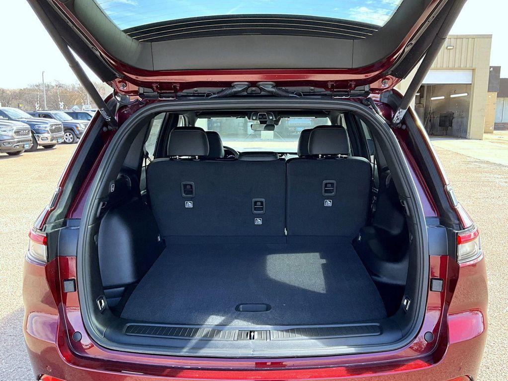 new 2025 Jeep Grand Cherokee car, priced at $38,474