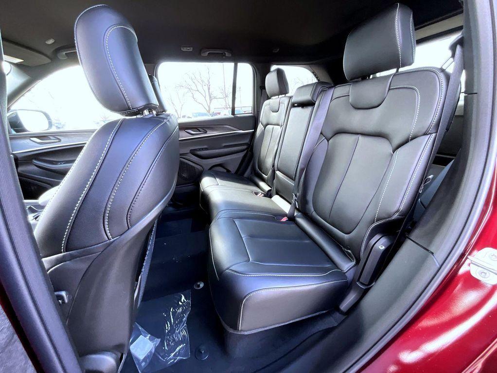 new 2025 Jeep Grand Cherokee car, priced at $38,474