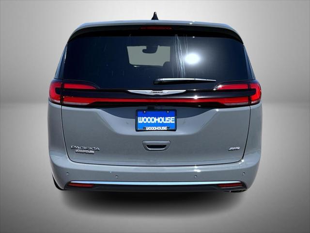 new 2025 Chrysler Pacifica car, priced at $44,427