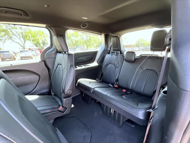 new 2025 Chrysler Pacifica car, priced at $44,427