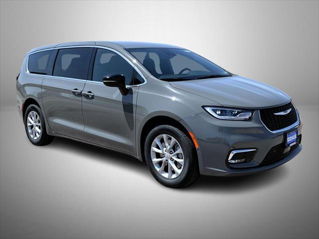 new 2025 Chrysler Pacifica car, priced at $44,427