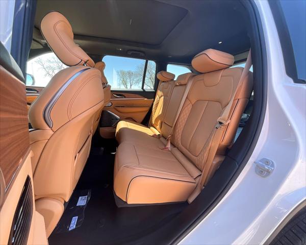 new 2025 Jeep Grand Cherokee car, priced at $70,104