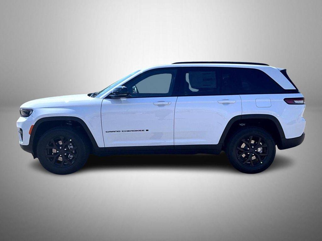 new 2025 Jeep Grand Cherokee car, priced at $44,724