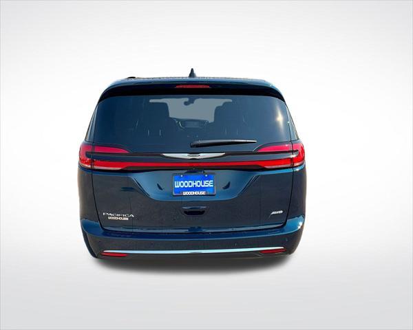 new 2025 Chrysler Pacifica car, priced at $45,594