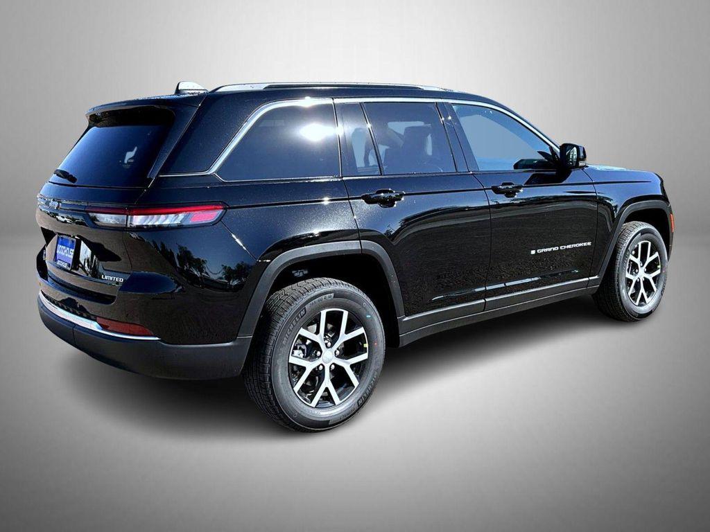 new 2025 Jeep Grand Cherokee car, priced at $40,924