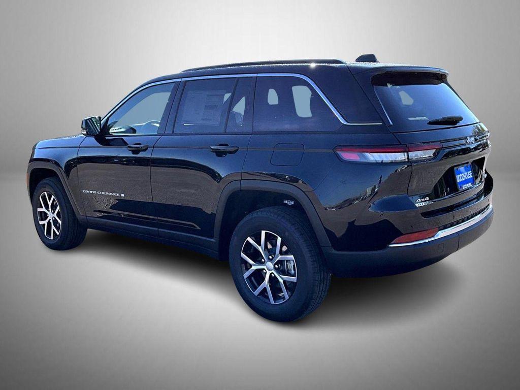 new 2025 Jeep Grand Cherokee car, priced at $40,924