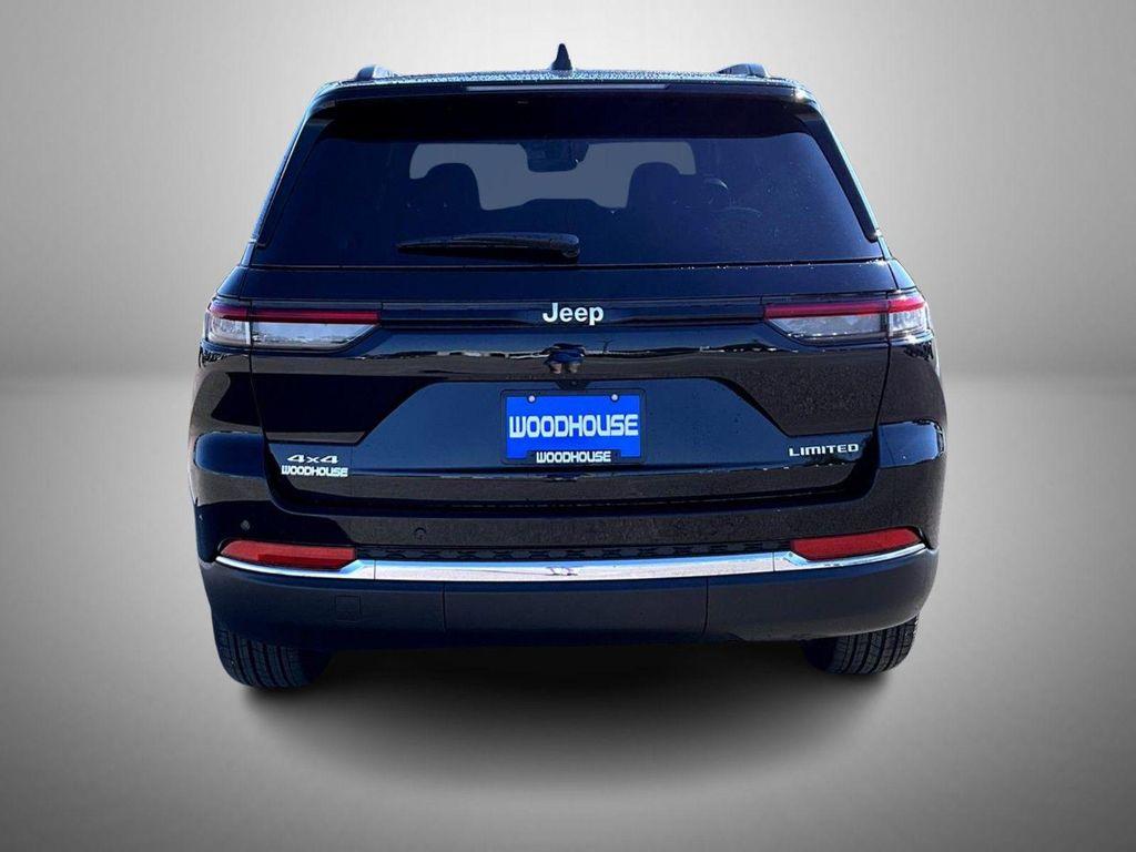 new 2025 Jeep Grand Cherokee car, priced at $40,924