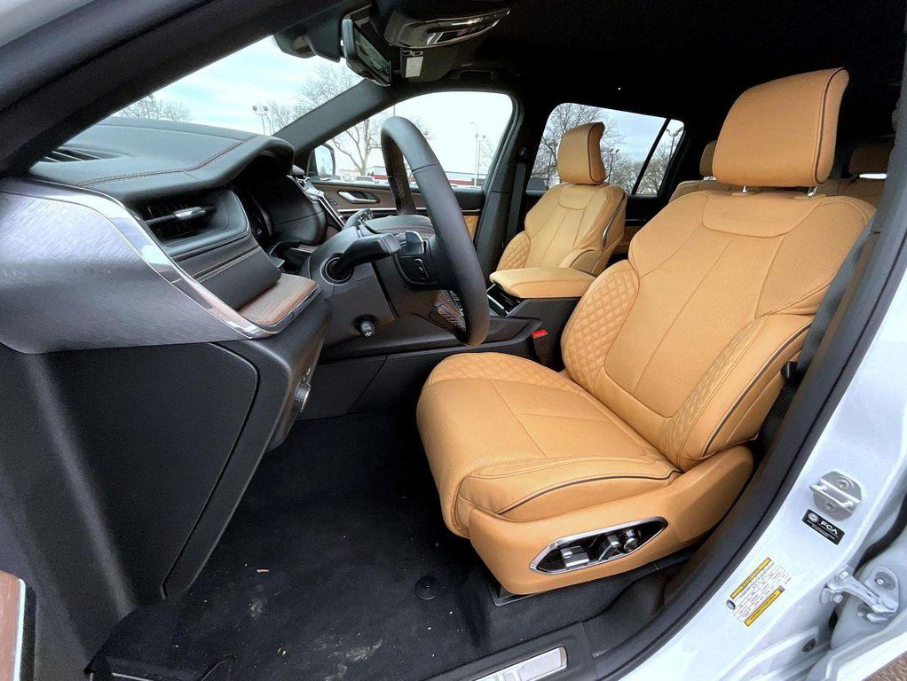 new 2025 Jeep Grand Cherokee L car, priced at $62,578