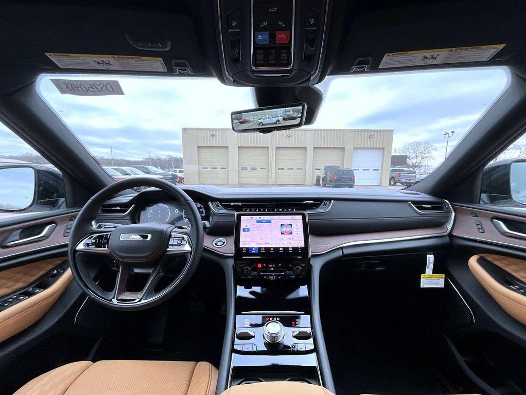 new 2025 Jeep Grand Cherokee L car, priced at $62,578