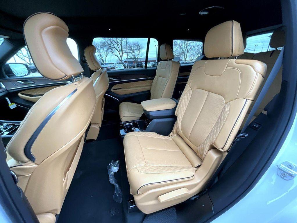 new 2025 Jeep Grand Cherokee L car, priced at $62,578