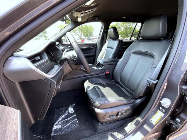 new 2025 Jeep Grand Cherokee L car, priced at $43,601