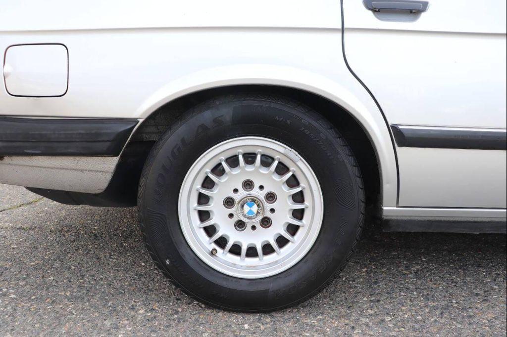 used 1986 BMW 528 car, priced at $5,300