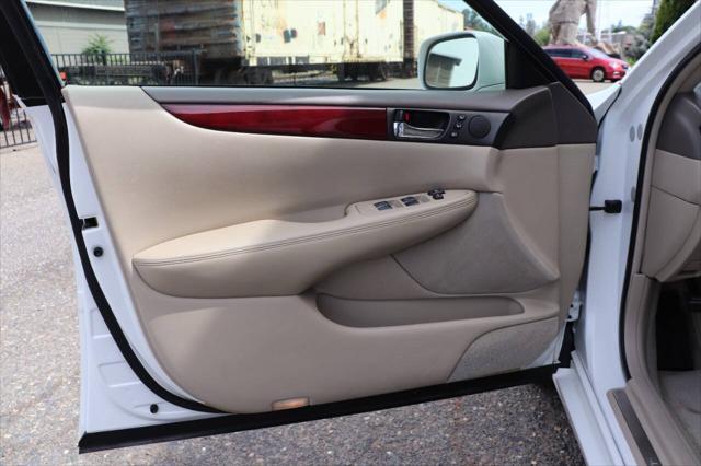 used 2004 Lexus ES 330 car, priced at $8,750