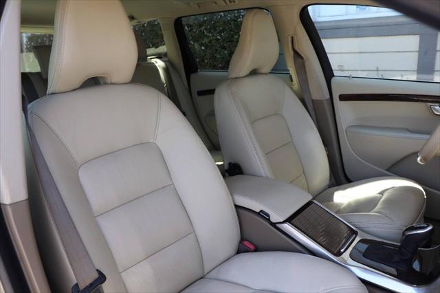 used 2015 Volvo XC70 car, priced at $14,895