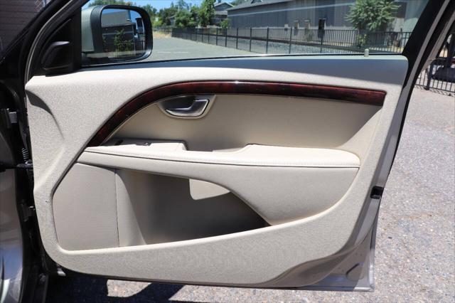 used 2015 Volvo XC70 car, priced at $14,895