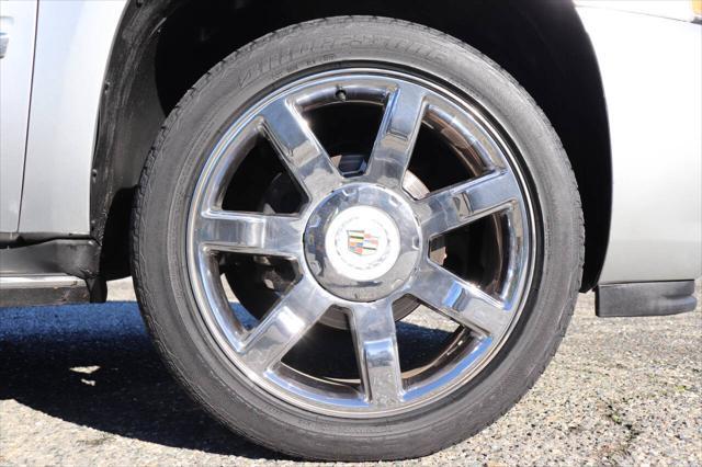 used 2012 Cadillac Escalade car, priced at $11,495