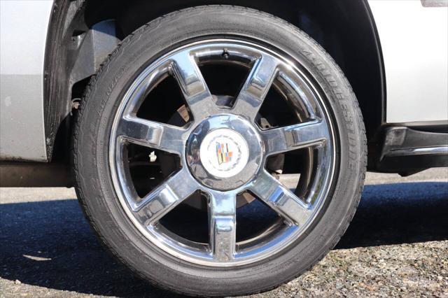 used 2012 Cadillac Escalade car, priced at $11,495