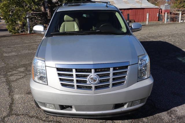 used 2012 Cadillac Escalade car, priced at $11,495