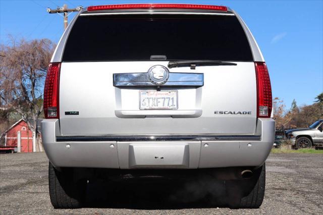 used 2012 Cadillac Escalade car, priced at $11,495