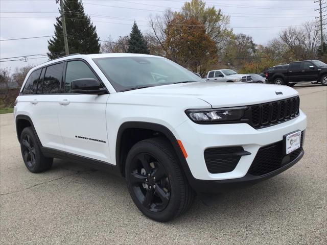 new 2025 Jeep Grand Cherokee car, priced at $45,963