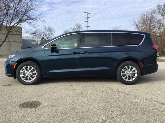 new 2025 Chrysler Pacifica car, priced at $46,269