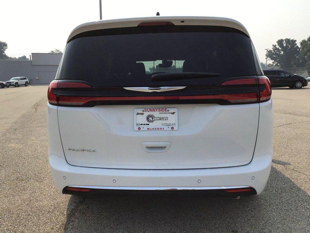 new 2025 Chrysler Pacifica car, priced at $45,725
