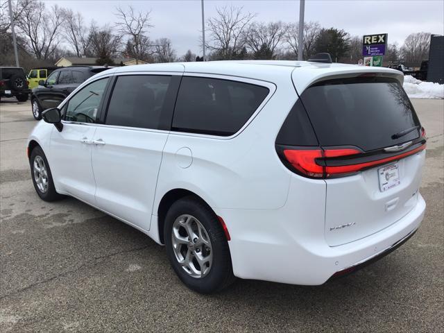 new 2024 Chrysler Pacifica car, priced at $48,368